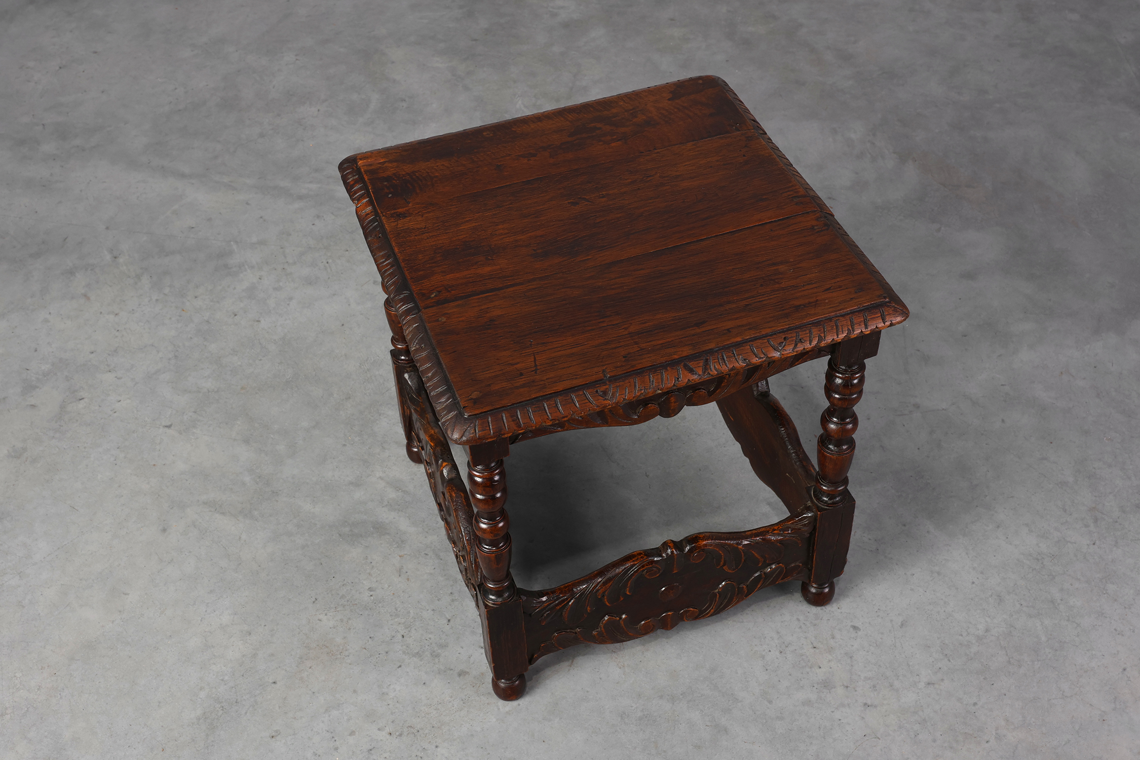 Oak carved square Side Table, Belgium 18th Centurythumbnail